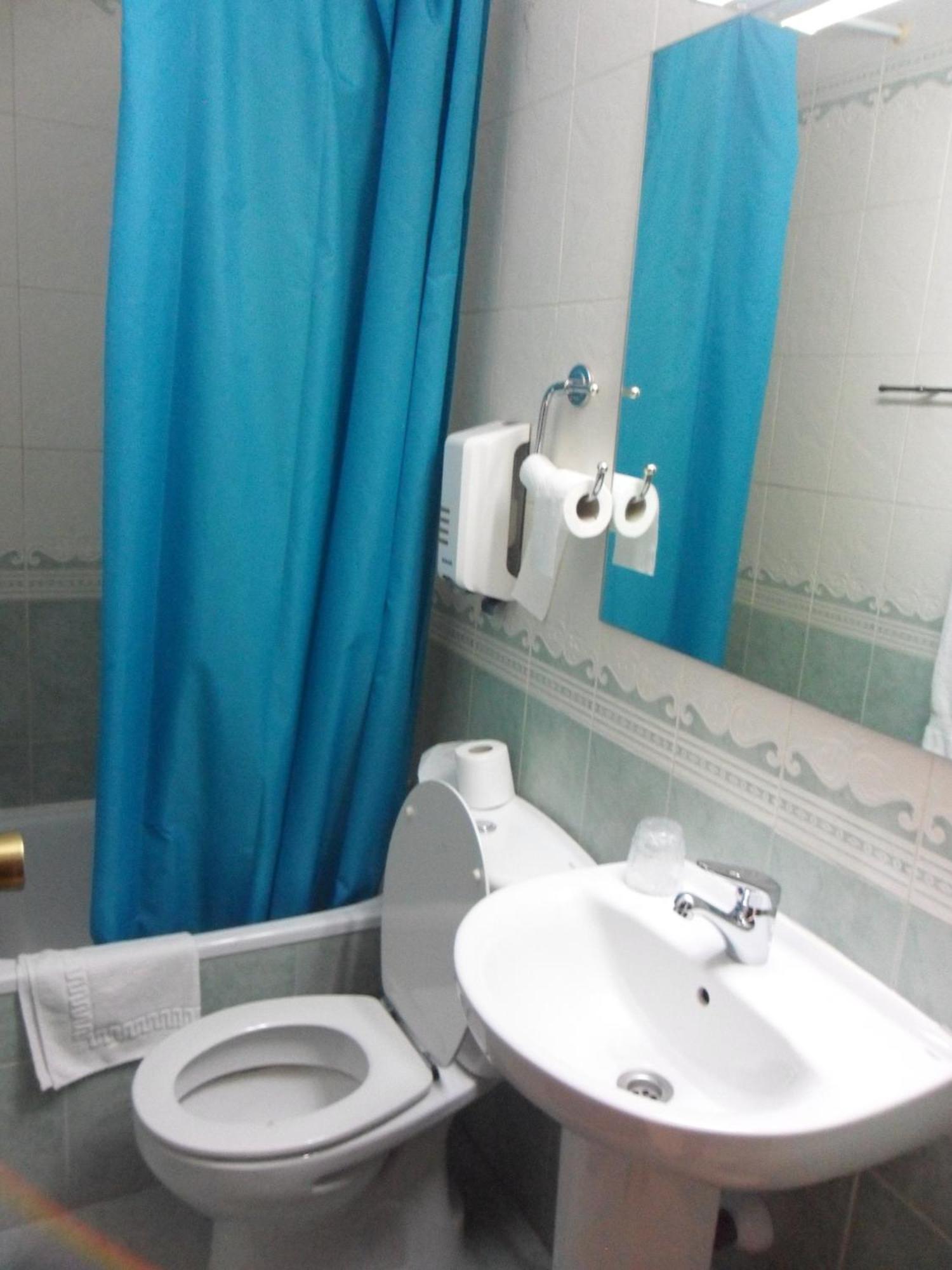 Hostal El Descanso Madrid Eksteriør bilde