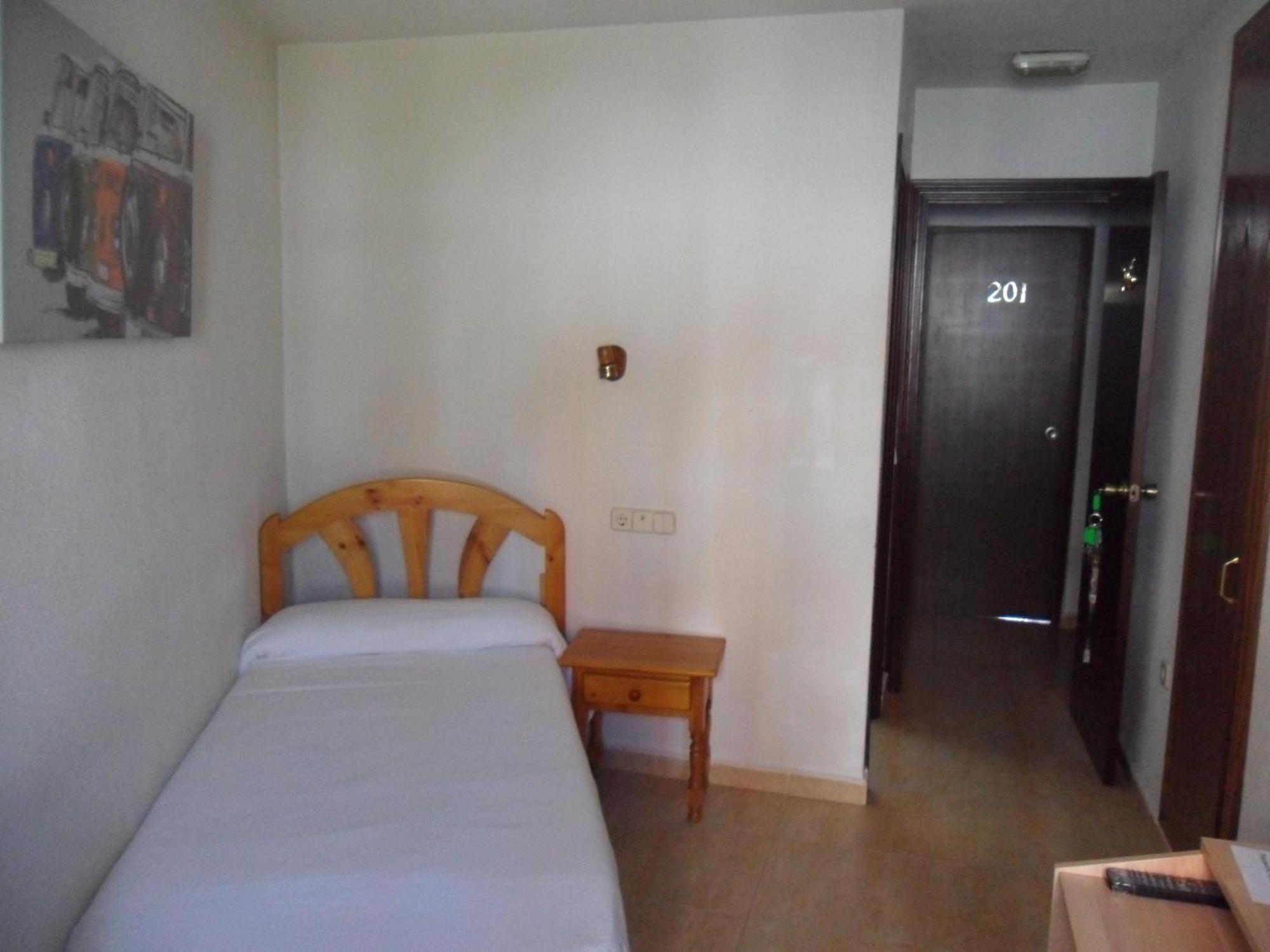 Hostal El Descanso Madrid Eksteriør bilde