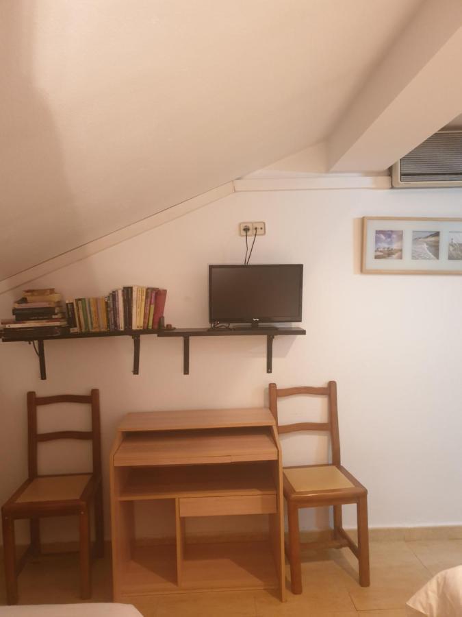 Hostal El Descanso Madrid Eksteriør bilde