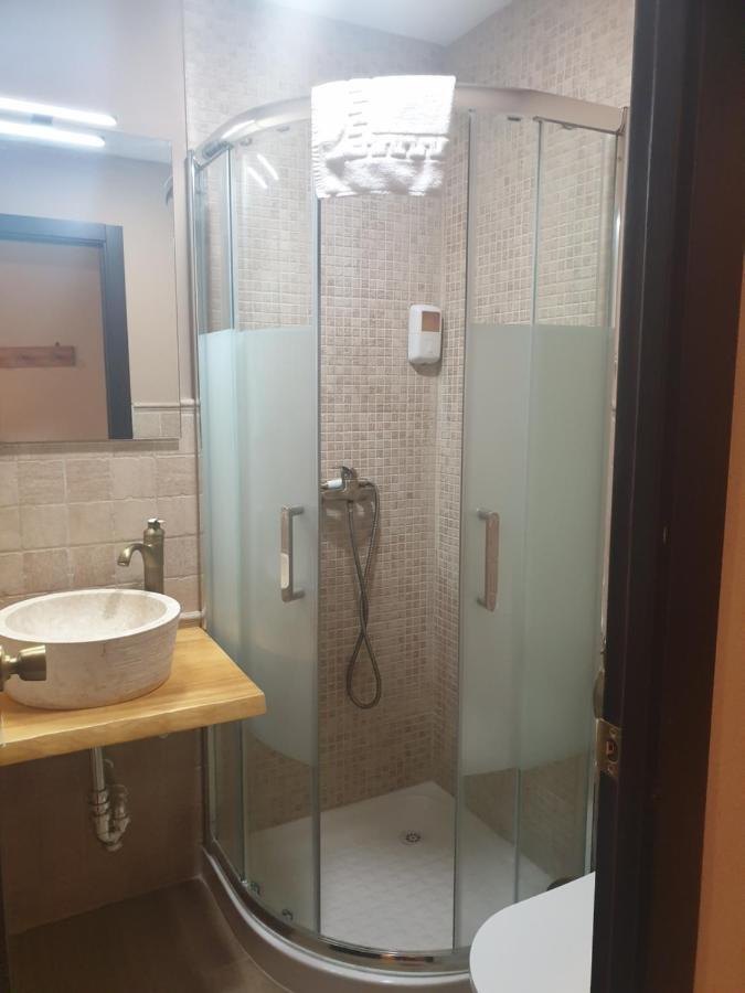 Hostal El Descanso Madrid Eksteriør bilde