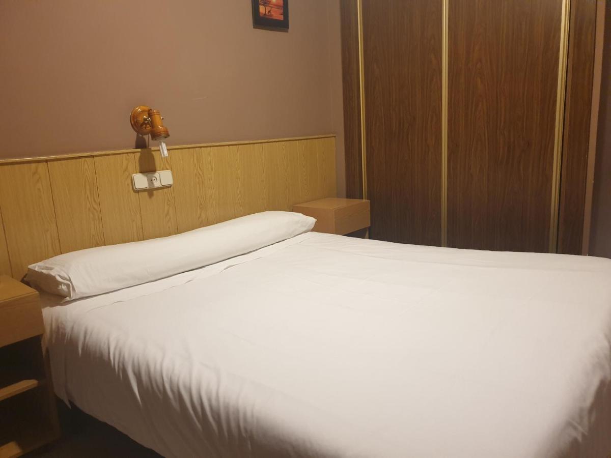 Hostal El Descanso Madrid Eksteriør bilde