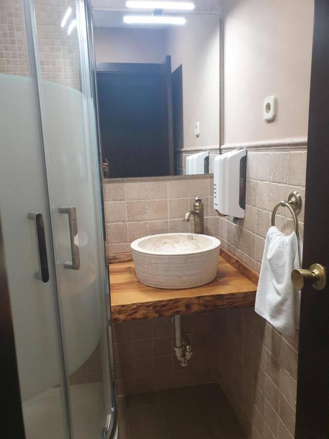 Hostal El Descanso Madrid Eksteriør bilde